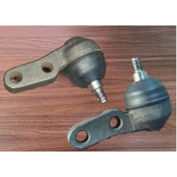 PIVO DA SUSPENSAO INFERIOR ( PAR ) ALFA ROMEO 2300