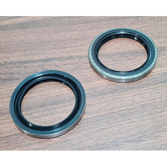 RETENTOR DA RODA ( CUBO DIANTEIRO ) PAR DODGE V8 ( MOTOR 273 318 ) 5.2