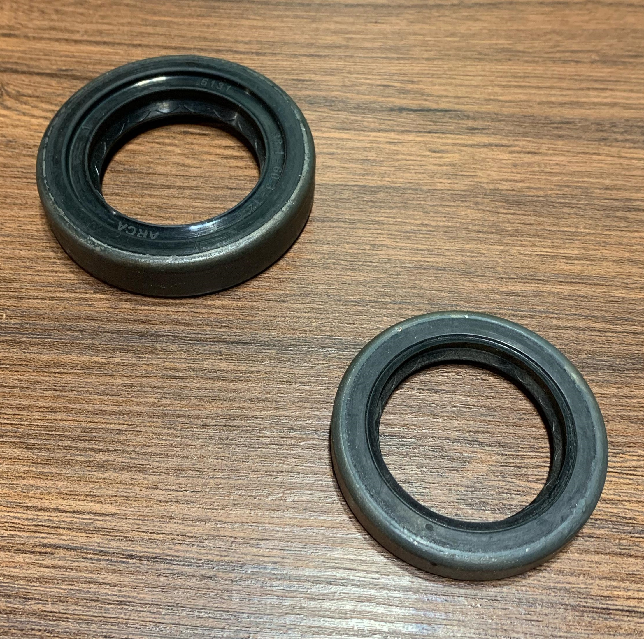 RETENTOR DE CAMBIO ( CARDAN + EIXO PILOTO ) PAR MAVERICK 6CC ( MOTOR 3000 )  BF 184