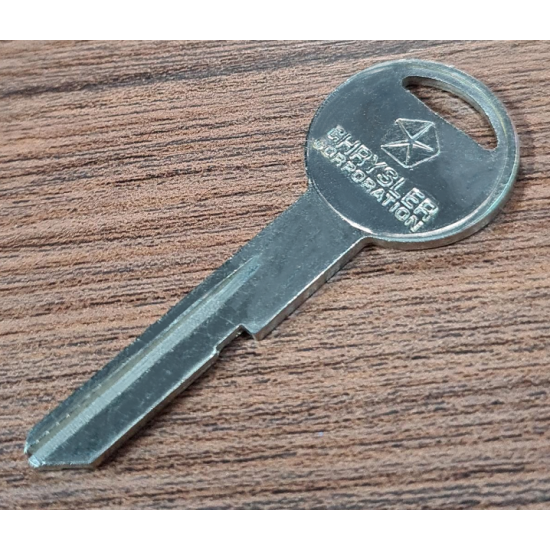 CHAVE DO PORTA MALAS ( VIRGEM ) DODGE V8 ( MOTOR 273 318 ) 5.2